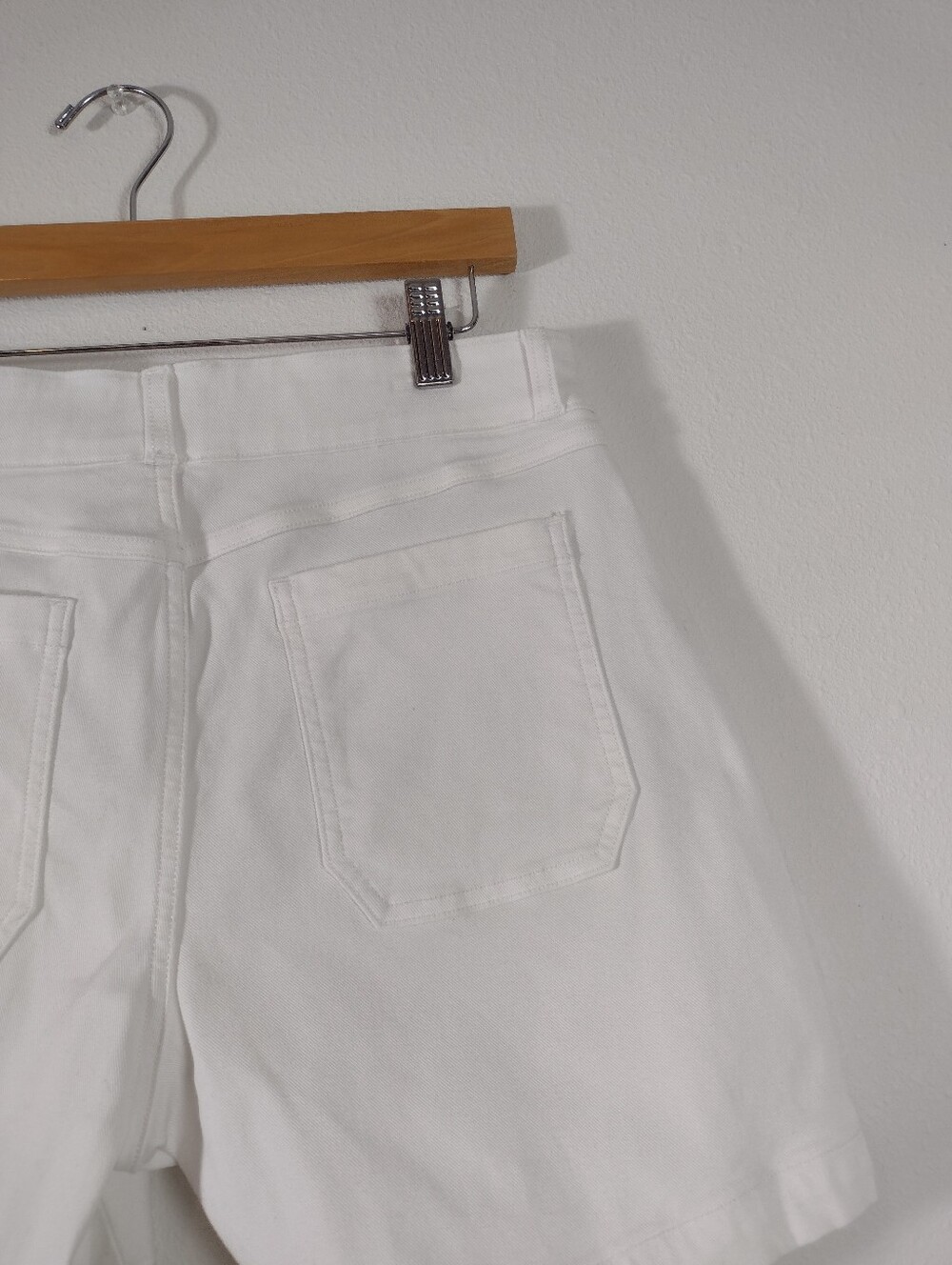 Spanx White Mid-Rise Stretch Twill Shorts Front Pocket Size M - Picture 6 of 11
